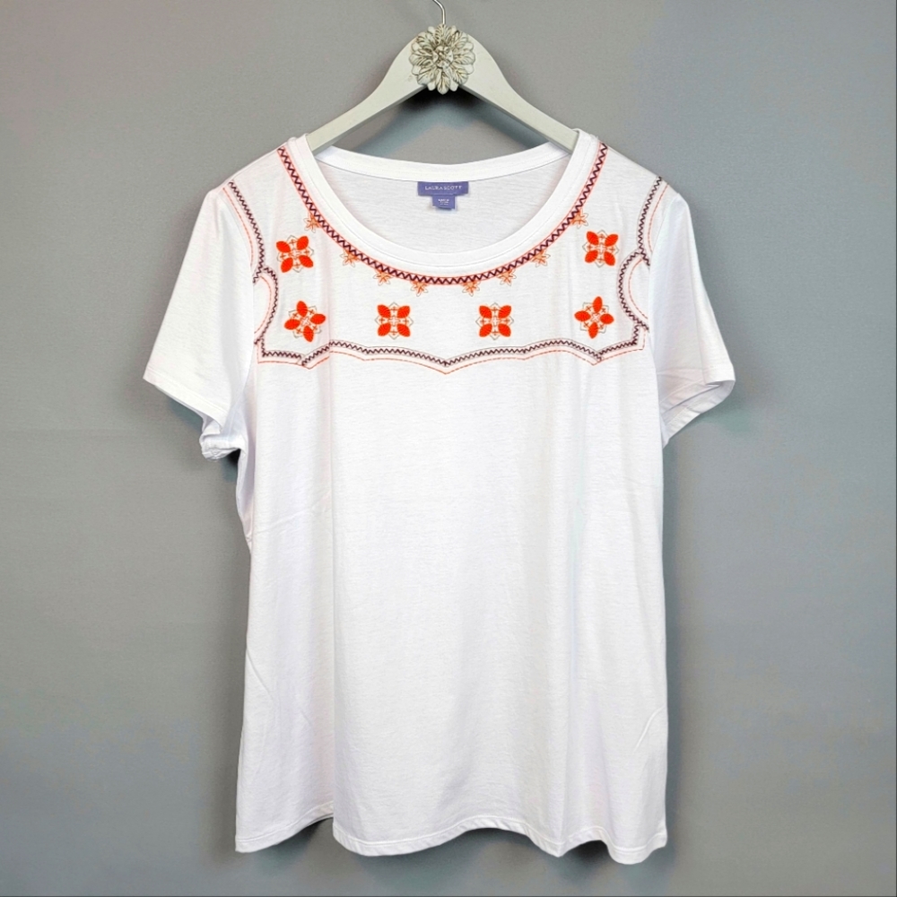 LAURA SCOTT White T-Shirt Top Embroidery Detail Women's Size XL NEW WITHOUT TAGS